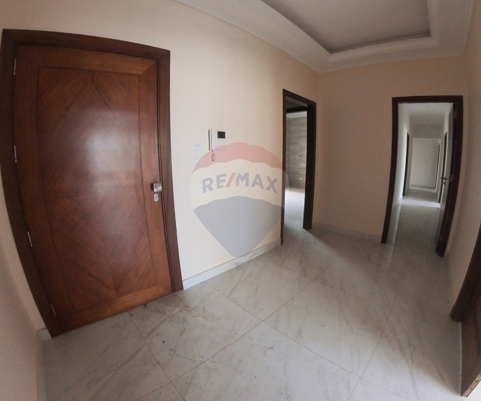 R9-2966 Apartment for Sale in Boulevard Tripoli – 200 m², 3+1 Bedrooms, 3 Bathrooms, Prime Location — الصورة 10 من 10