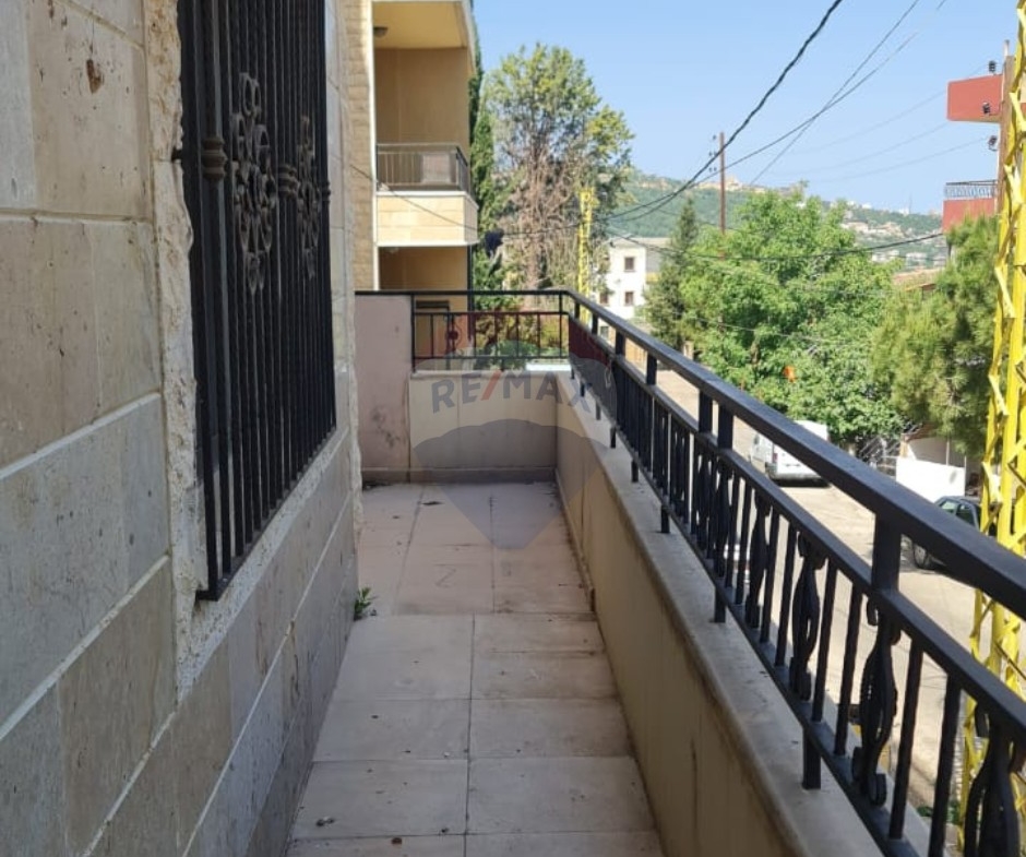 R9-3026 Apartment for Sale in Bikaasefrine Danniyeh – 130 m², Terrace, Garden — الصورة 10 من 13