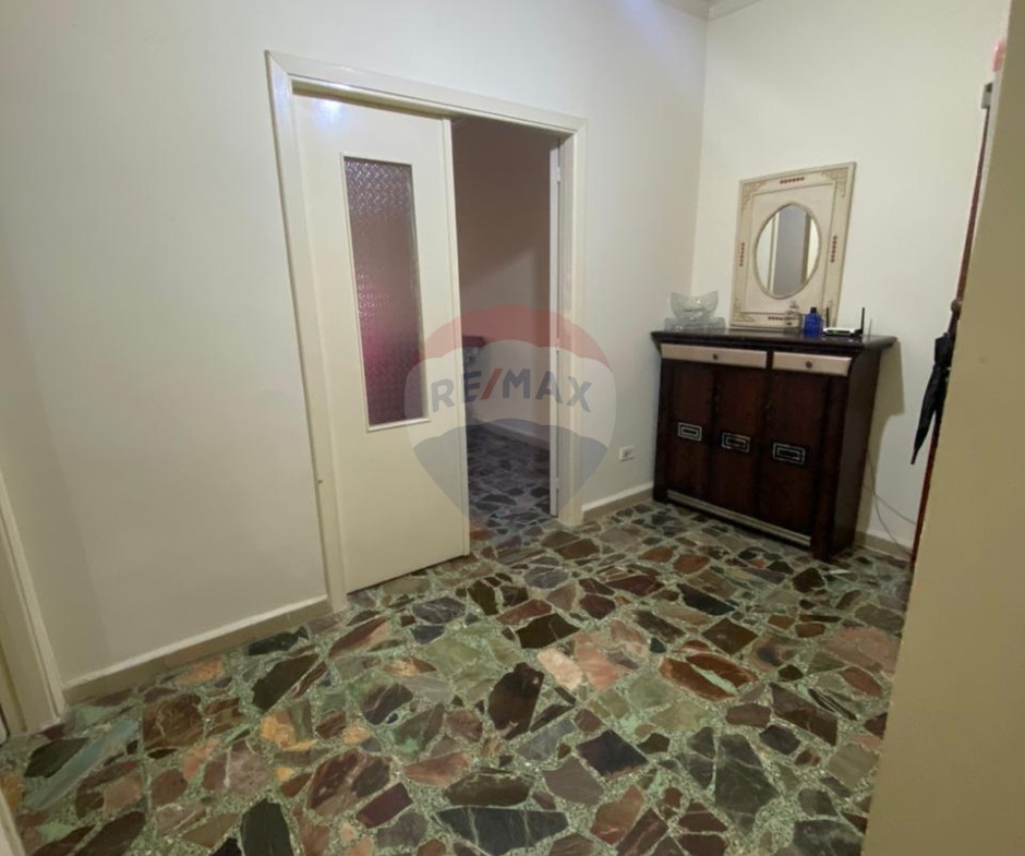 R9-3036 Apartment 165m for Sale on Al Haram Street, Abu Samra – Tripoli  – شقة 165م للبيع في شارع الهرم، أبو سمرا طرابلس — Photo 10 of 14