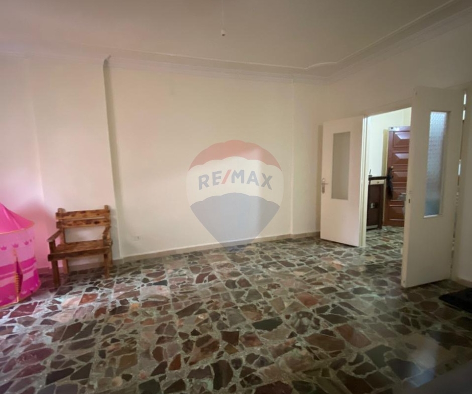R9-3036 Apartment 165m for Sale on Al Haram Street, Abu Samra – Tripoli  – شقة 165م للبيع في شارع الهرم، أبو سمرا طرابلس — Photo 11 of 14