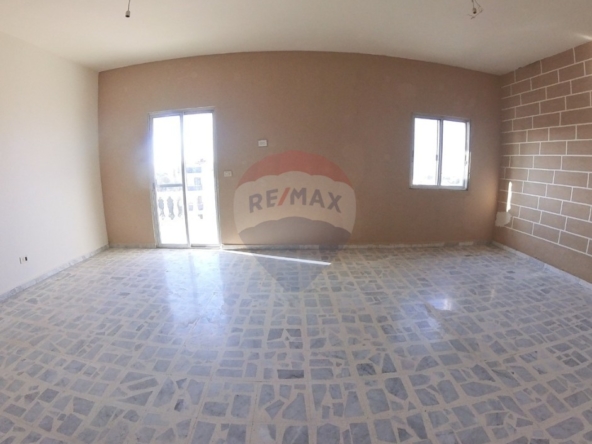R9-2919 Apartment for Sale in Batroumine Koura – 140 m², 3 Bedrooms, Parking — الصورة 2 من 8