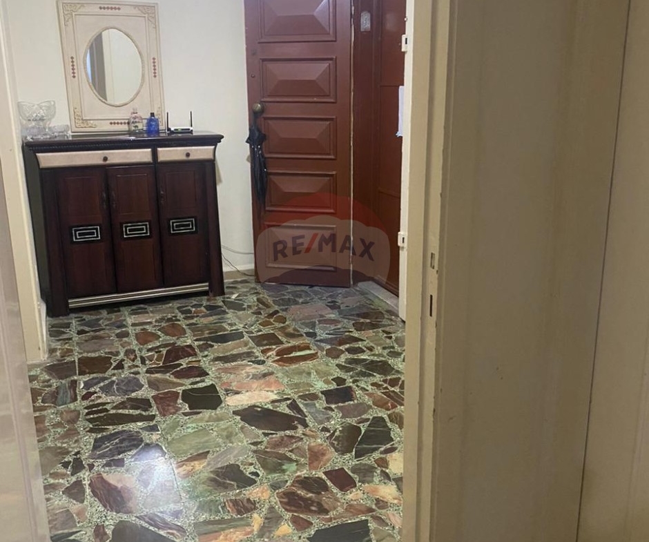 R9-3036 Apartment 165m for Sale on Al Haram Street, Abu Samra – Tripoli  – شقة 165م للبيع في شارع الهرم، أبو سمرا طرابلس — Photo 2 of 14