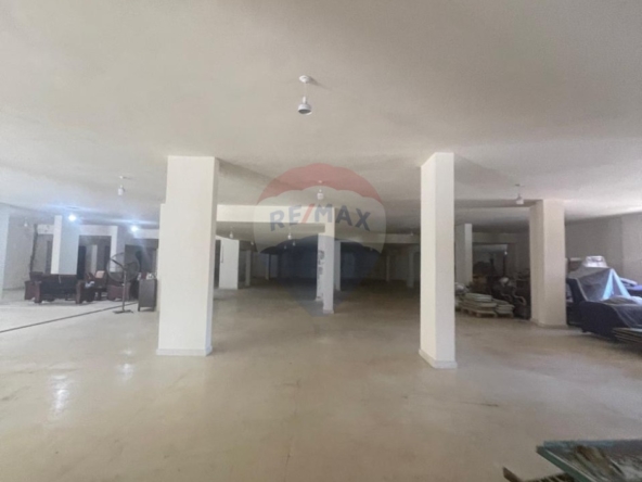 R9-2932 Shop for Rent in Daher Al Ain Koura – 200 m², Main Road, 5 More Available — الصورة 2 من 5