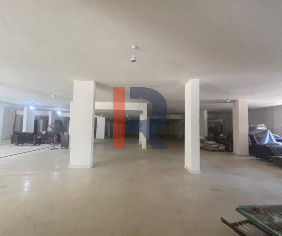R9-2932 Shop for Rent in Daher Al Ain Koura – 200 m², Main Road, 5 More Available — الصورة 2 من 5