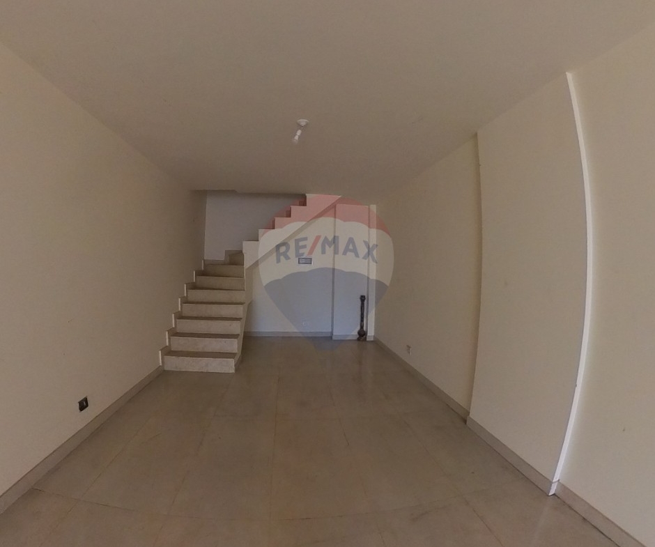 R9-2942 Shop for Sale in Dam Wel Farez Tripoli – 3 Floors, Near Sah Seh — الصورة 2 من 8