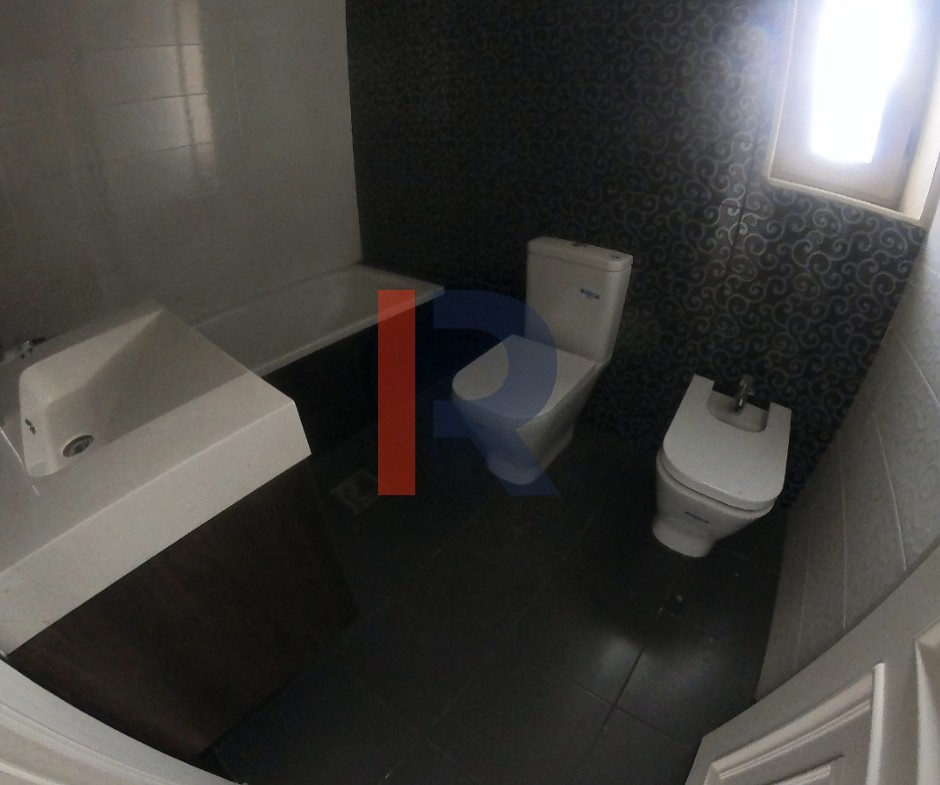 R9-2944 Apartment for Sale in Zone D Dam Wel Farez Tripoli – 242 m², 1st Floor, Prestigious Zone — الصورة 2 من 9