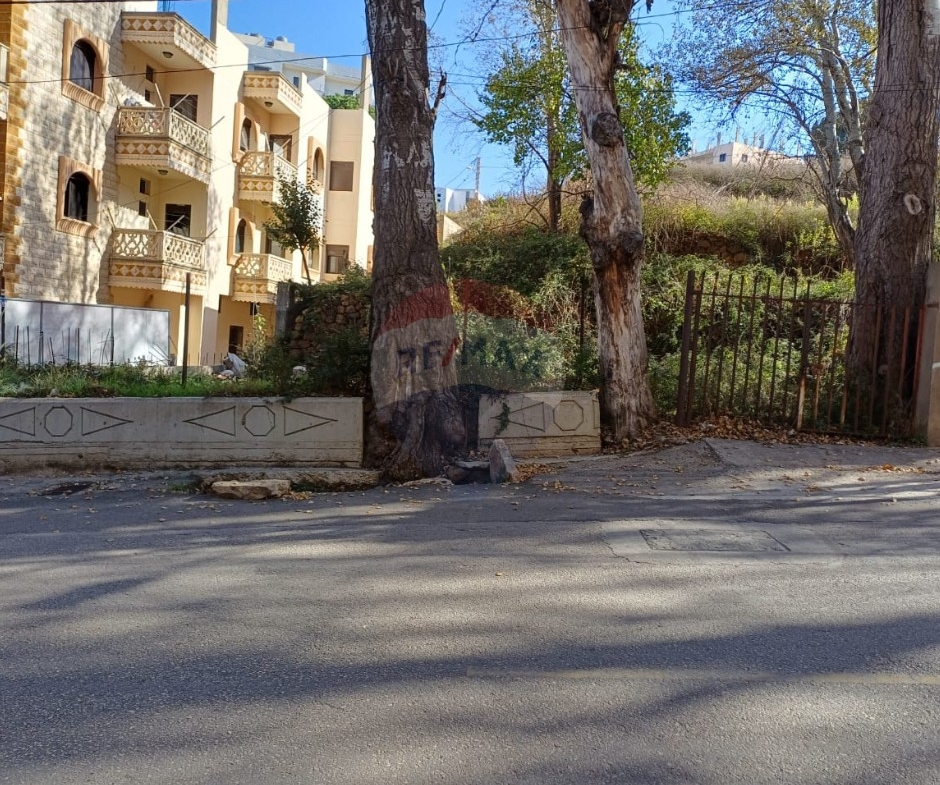 R9-2952 Land for Sale in Biqaa Sefrine – 1,500 m², Main Road, Panoramic View — الصورة 2 من 3