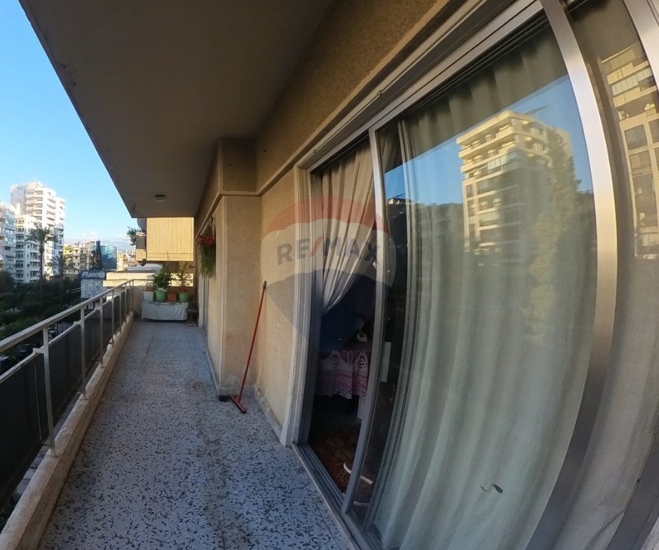 R9-2915 Apartment for Sale in Maarad Tripoli – 320 m², 3rd Floor — الصورة 2 من 10