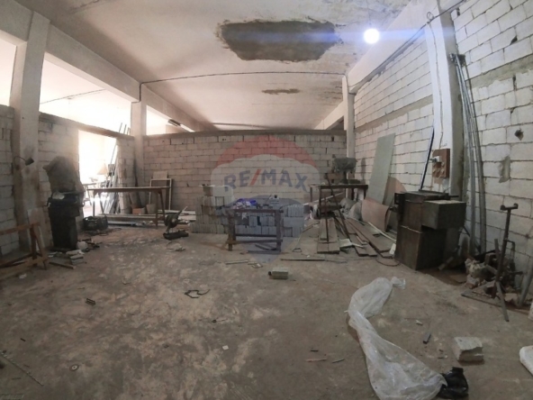 R9-2967 Shop for Rent in Mina Tripoli – 40 m², Near Train Station, 1 Facade — الصورة 2 من 6