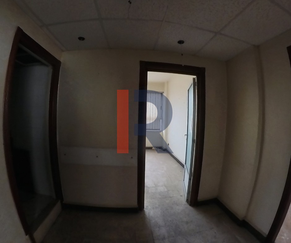 R9-2979 Office for Sale in Tal Tripoli Next to Notaries – 70 m², 4th Floor — Photo 2 of 4
