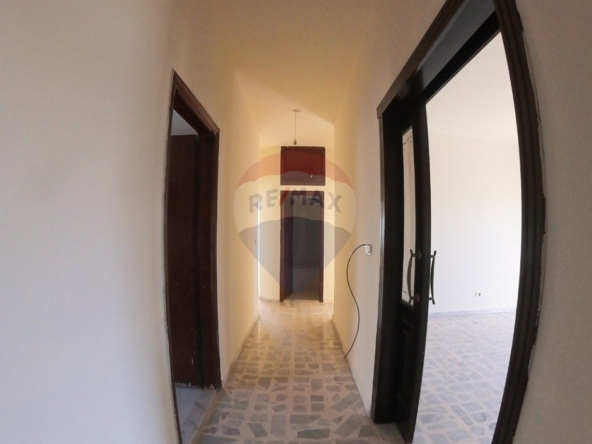 R9-2919 Apartment for Sale in Batroumine Koura – 140 m², 3 Bedrooms, Parking — الصورة 3 من 8