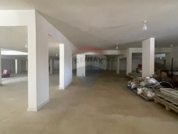 R9-2931 Showroom for Rent in Daher Al Ain Koura – 1,200 m², 6 Facades, Main Road — الصورة 3 من 5