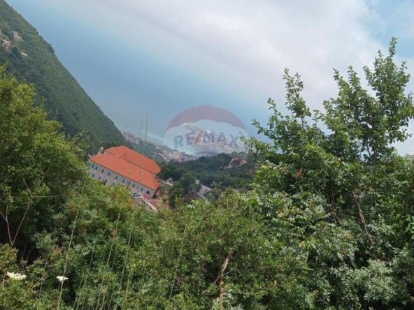 R9-2943 Land for Sale in Keserwan Jbeil District – 770 m² with Road, Electricity & Water — Photo 3 of 5