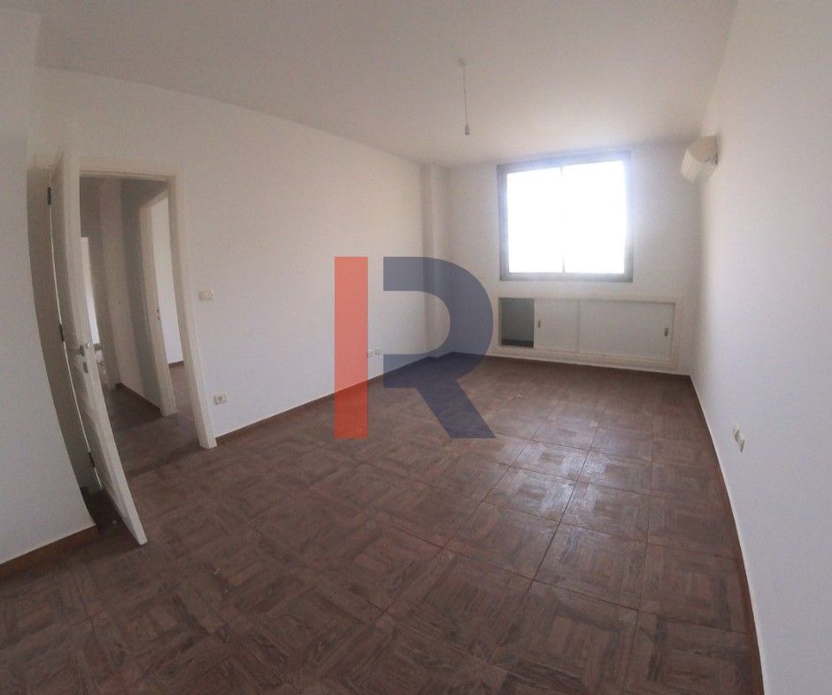 R9-2944 Apartment for Sale in Zone D Dam Wel Farez Tripoli – 242 m², 1st Floor, Prestigious Zone — الصورة 3 من 9