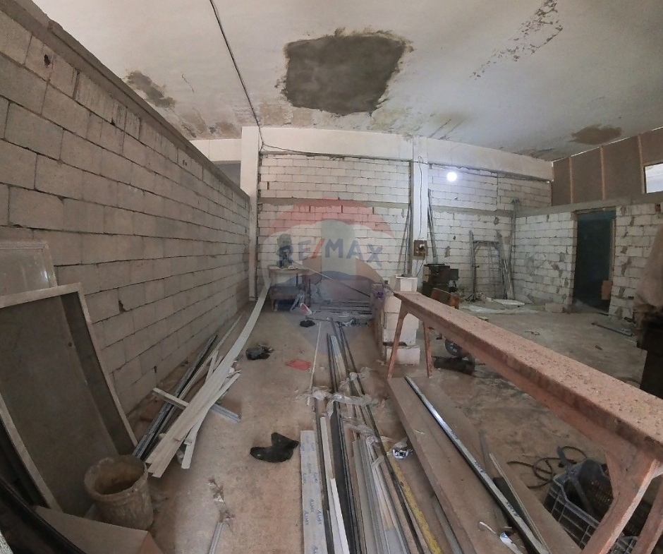 R9-2967 Shop for Rent in Mina Tripoli – 40 m², Near Train Station, 1 Facade — الصورة 3 من 6