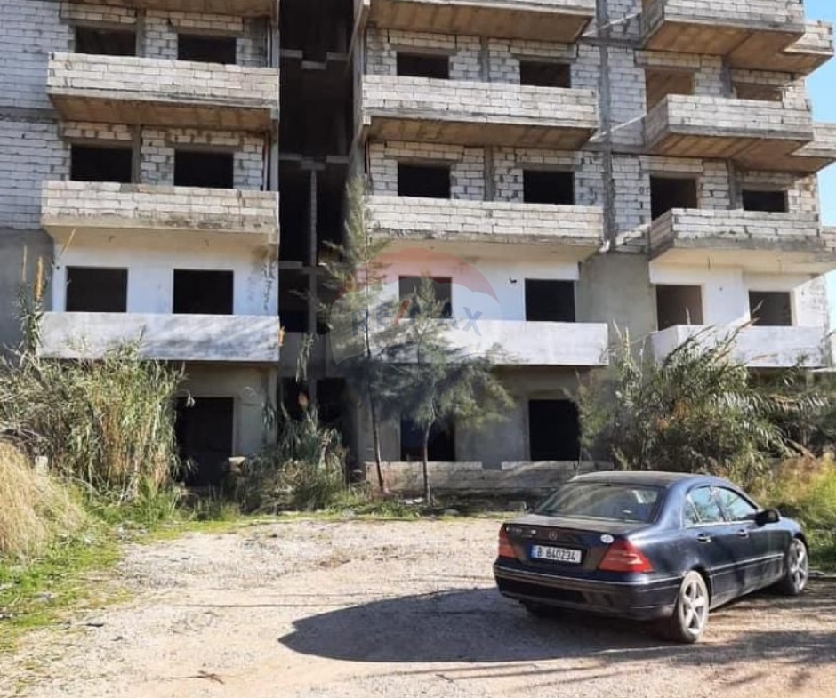 R9-3043 Whole Building for Sale in Bhanin Menyeh – 2 Blocks on 990m² مبنى كامل للبيع في بحنين – المنية — Photo 3 of 4