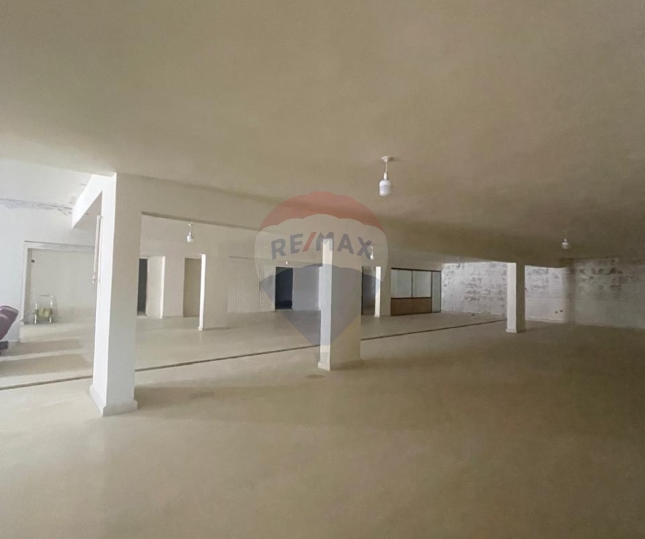 R9-2932 Shop for Rent in Daher Al Ain Koura – 200 m², Main Road, 5 More Available — الصورة 4 من 5