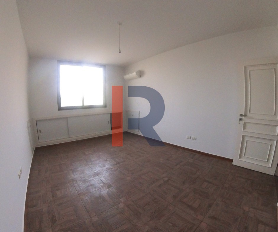 R9-2944 Apartment for Sale in Zone D Dam Wel Farez Tripoli – 242 m², 1st Floor, Prestigious Zone — الصورة 4 من 9