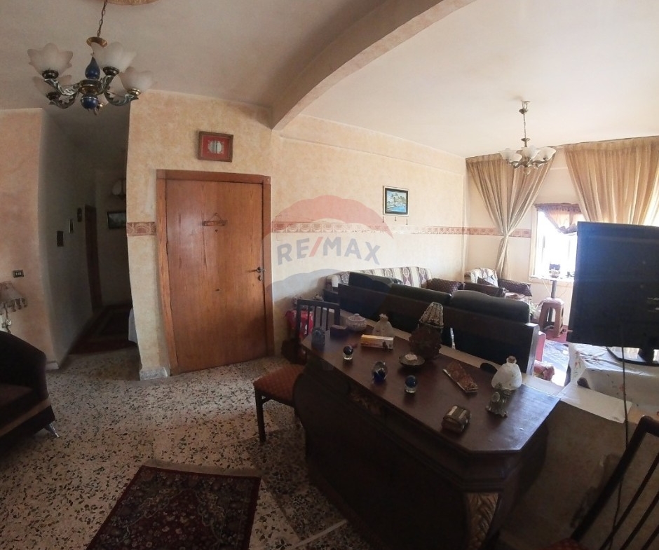 R9-2996 Apartment for Sale in Abou Samra Mawlawi Roundabout Tripoli – 200 m², Top Floor — الصورة 9 من 11