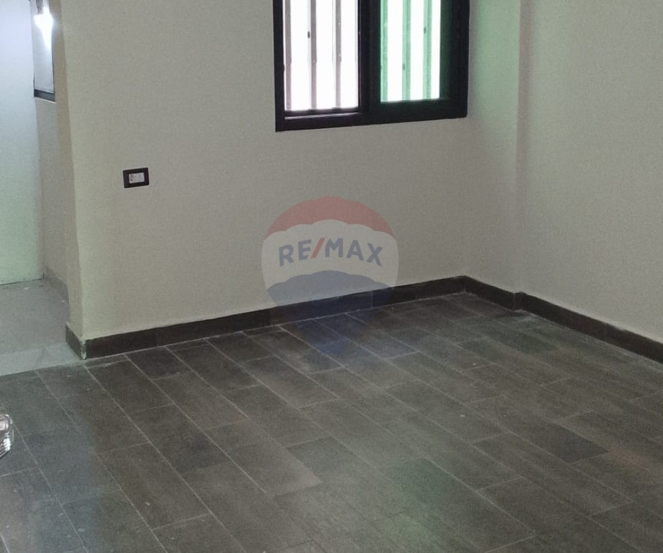 R9-3005 Apartment for Sale in Corniche El Mina Tripoli – شقة للبيع الكورنيش البحري، الميناء — الصورة 4 من 9