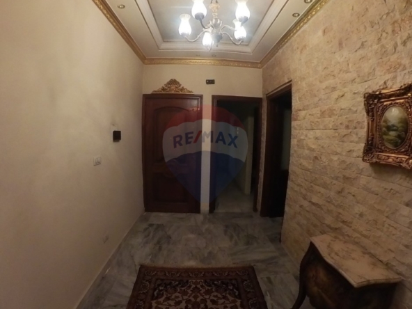R9-3031 Furnished Apartment for Rent in Jamil Adra Street Tripoli – 200 m², 1st Floor, Terrace — الصورة 4 من 12