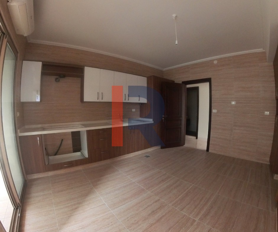 R9-2944 Apartment for Sale in Zone D Dam Wel Farez Tripoli – 242 m², 1st Floor, Prestigious Zone — الصورة 5 من 9