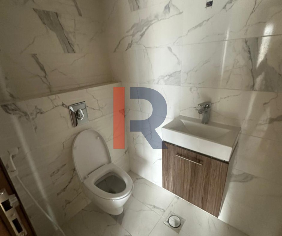 R9-2945 Apartment for Sale in Dam Wel Farez Tripoli – 132 m² + 50 m² Terrace, 9th Floor — Photo 5 of 9