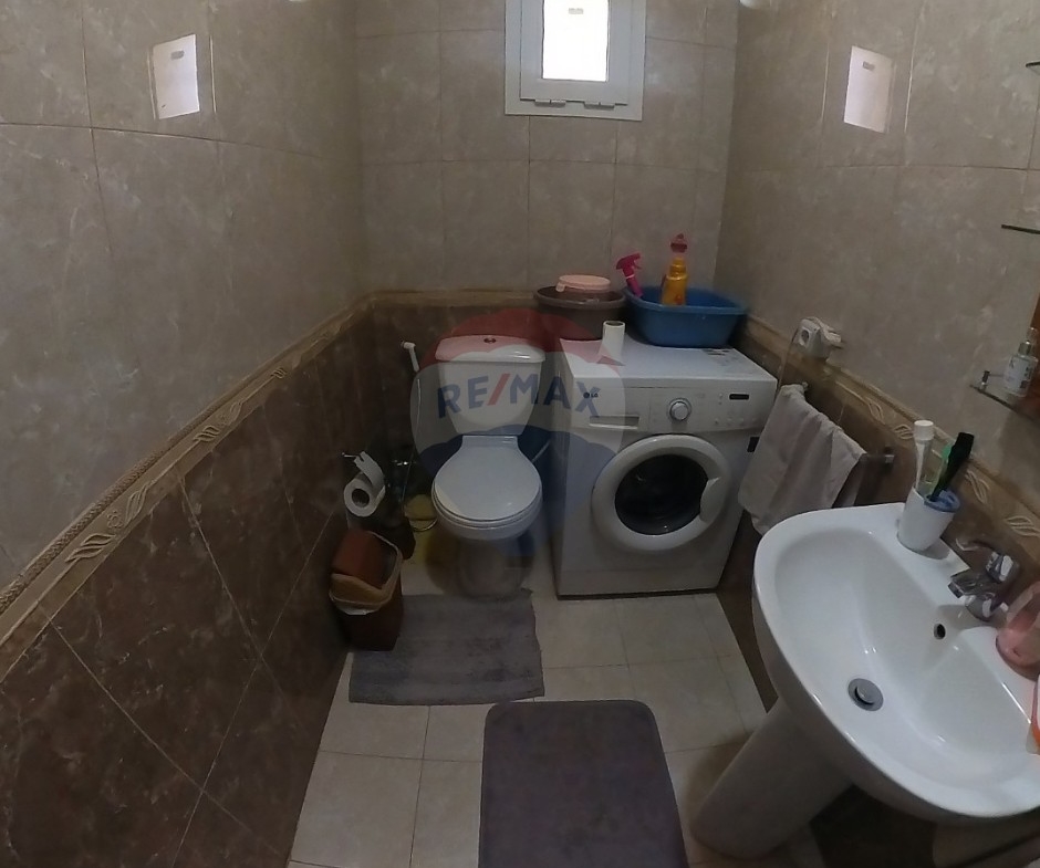 R9-2964 Apartment for Sale in Btouratij Koura – 160 m², 1st Floor, 3 Bedrooms, Parking — الصورة 5 من 14