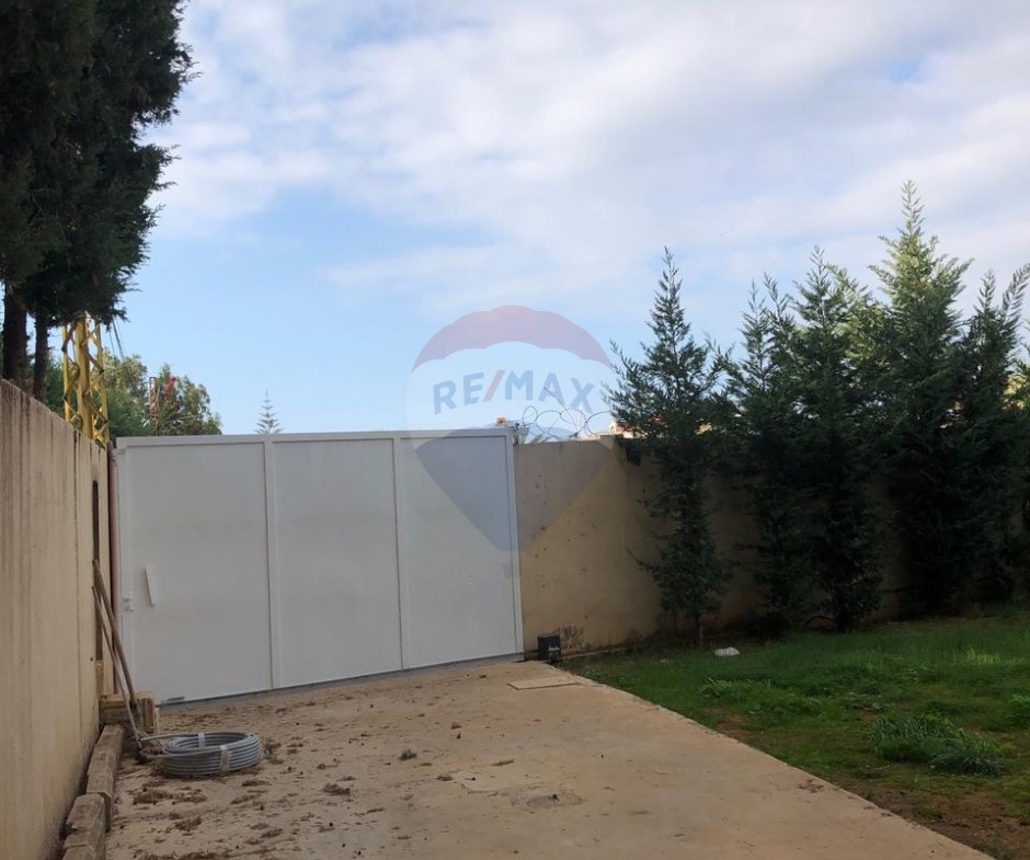 R9-3011 Villa for Sale in Nakhleh Koura – 450 m² Built, 860 m² Land, 5 Floors — الصورة 5 من 6