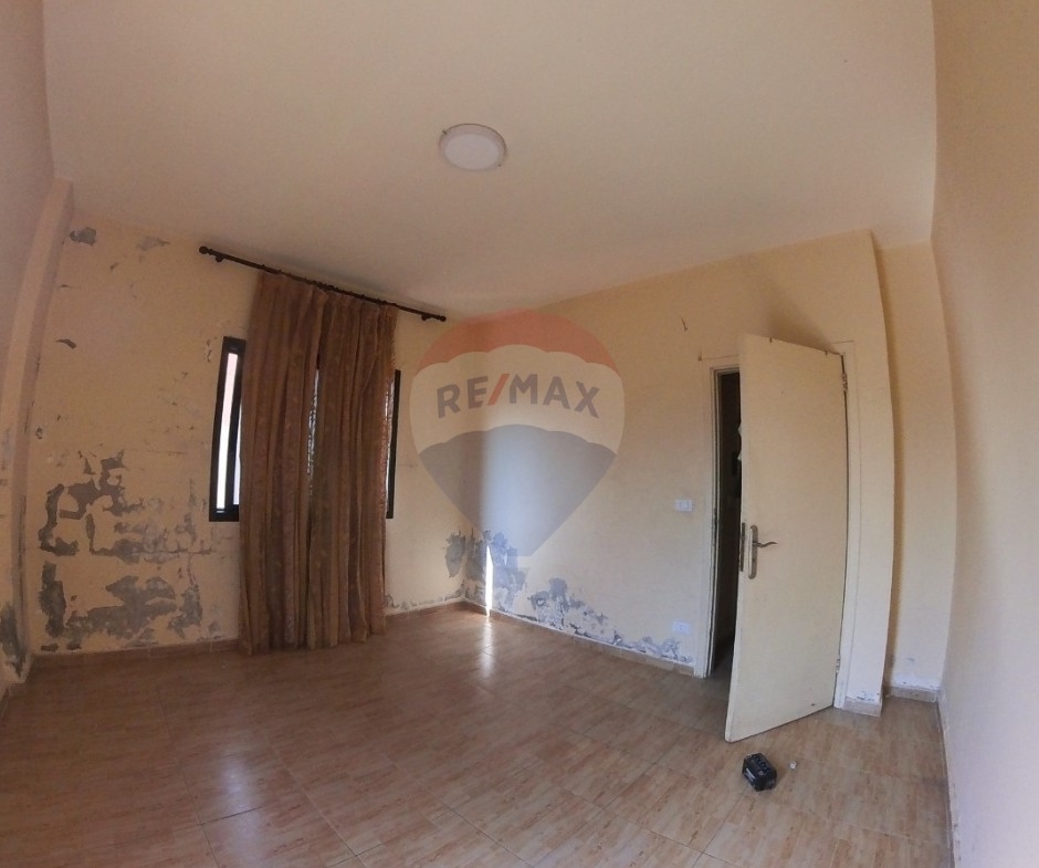 R9-2951 Apartment for Sale in Btouratij Koura – 120 m², 2nd Floor, Solar System — الصورة 6 من 9