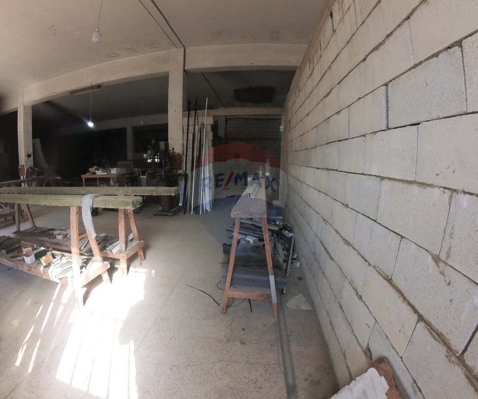 R9-2967 Shop for Rent in Mina Tripoli – 40 m², Near Train Station, 1 Facade — الصورة 6 من 6