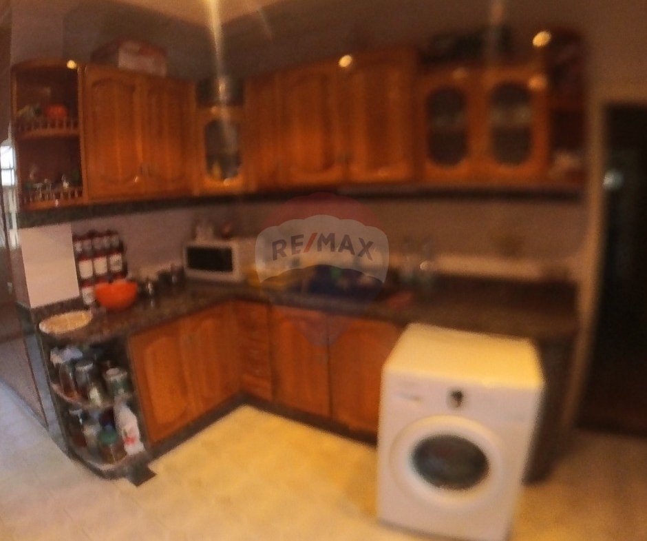 R9-2972 Apartment for Sale in Azmi Tripoli – 320 m², 5th Floor, 4 Bedrooms, Maid Room, Parking — Photo 6 of 10