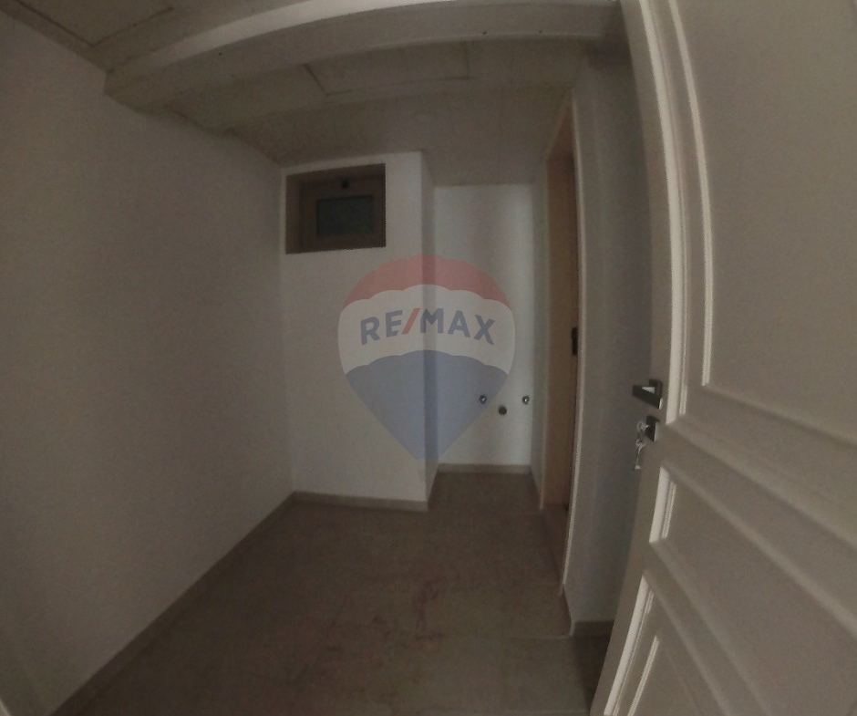 R9-2944 Apartment for Sale in Zone D Dam Wel Farez Tripoli – 242 m², 1st Floor, Prestigious Zone — الصورة 7 من 9