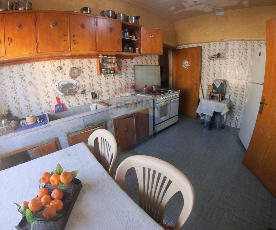 R9-2996 Apartment for Sale in Abou Samra Mawlawi Roundabout Tripoli – 200 m², Top Floor — الصورة 5 من 11