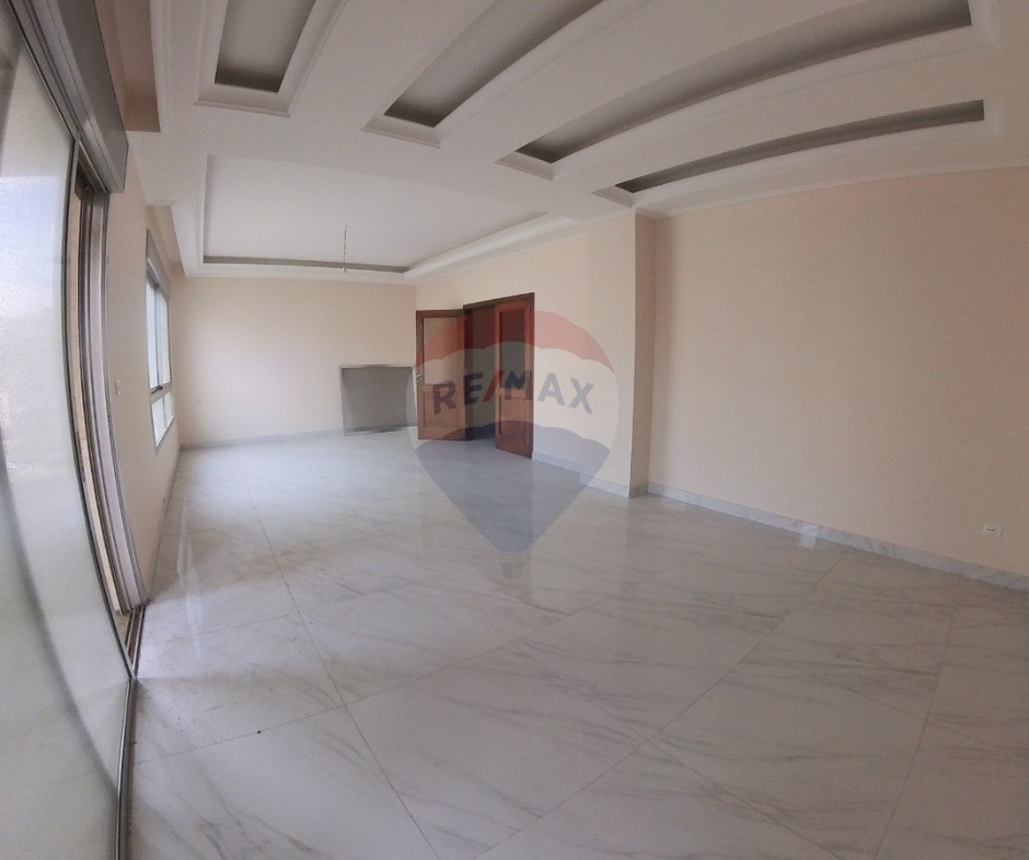 R9-2966 Apartment for Sale in Boulevard Tripoli – 200 m², 3+1 Bedrooms, 3 Bathrooms, Prime Location — الصورة 8 من 10