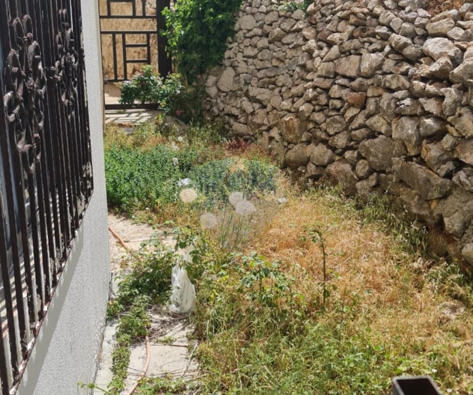 R9-3026 Apartment for Sale in Bikaasefrine Danniyeh – 130 m², Terrace, Garden — الصورة 8 من 13