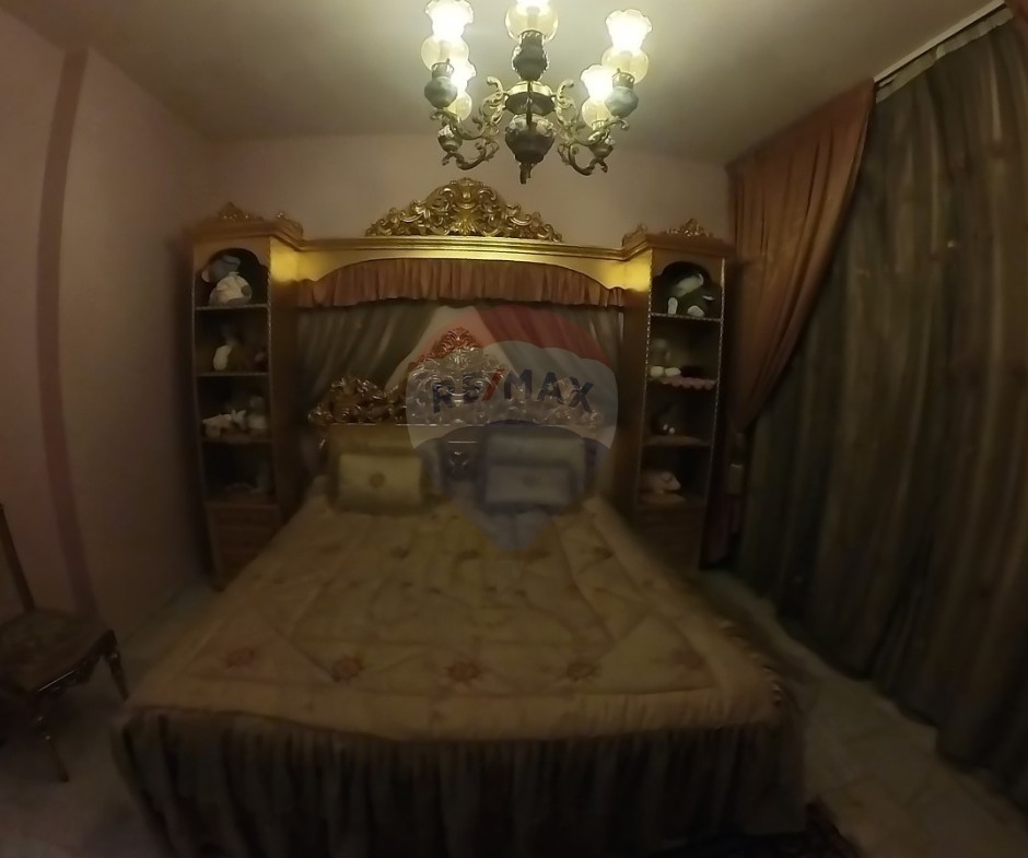 R9-3031 Furnished Apartment for Rent in Jamil Adra Street Tripoli – 200 m², 1st Floor, Terrace — الصورة 8 من 12