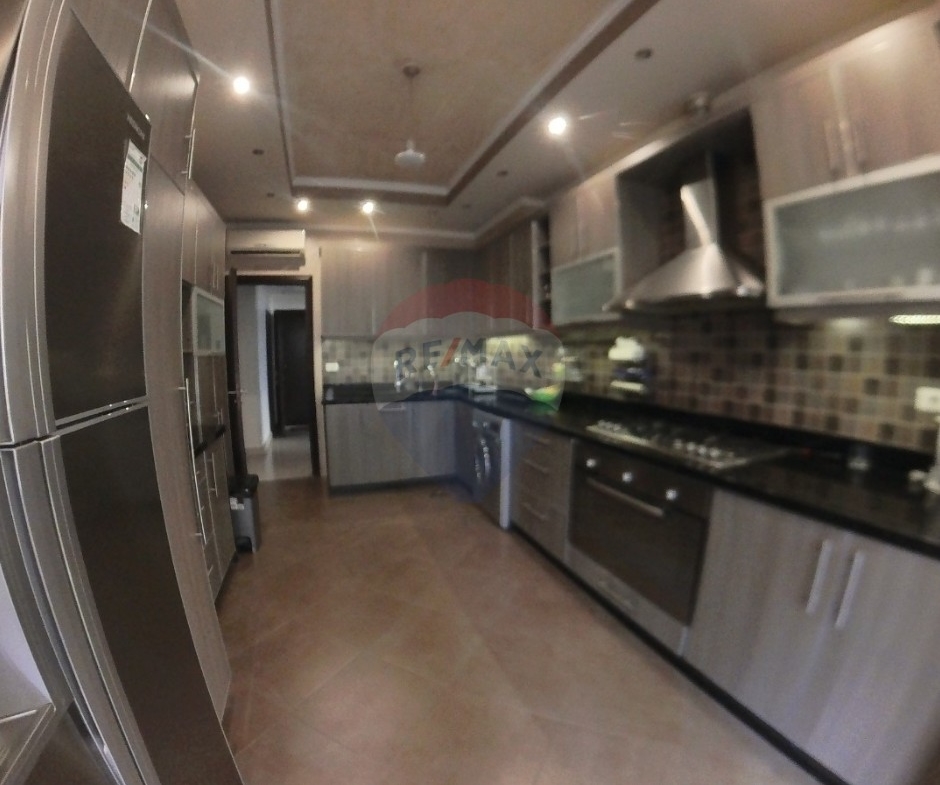 R9-2960 Apartment for Sale in Jamil Adra Tripoli – 210 m², 4th Floor — الصورة 9 من 15