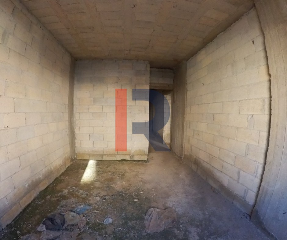 R9-2999 Two Building Blocks for Sale in Daher Al Ain Koura – 3 Floors Each, 220 m² per Floor — الصورة 7 من 14