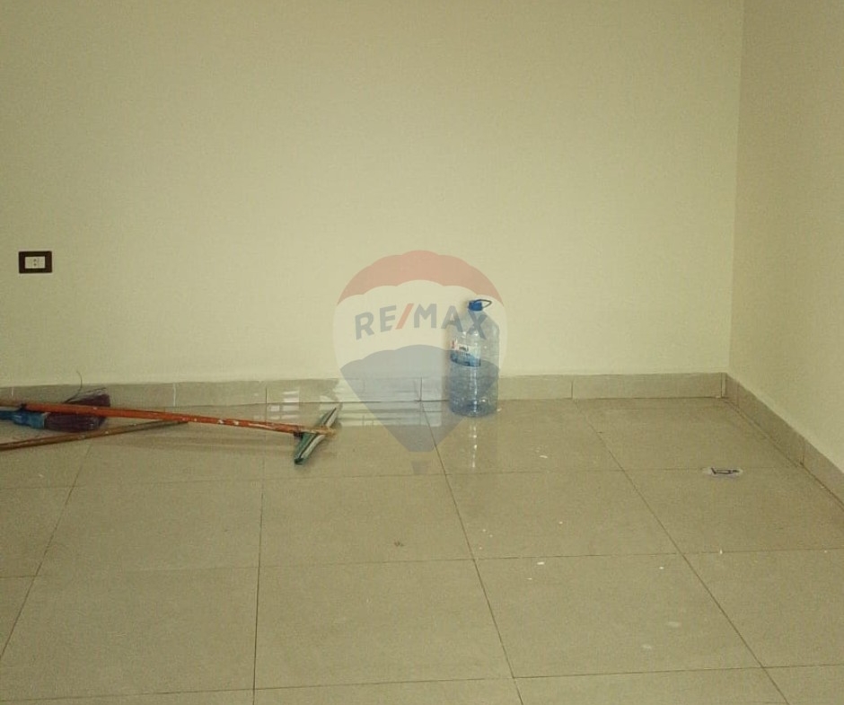 R9-3005 Apartment for Sale in Corniche El Mina Tripoli – شقة للبيع الكورنيش البحري، الميناء — الصورة 9 من 9
