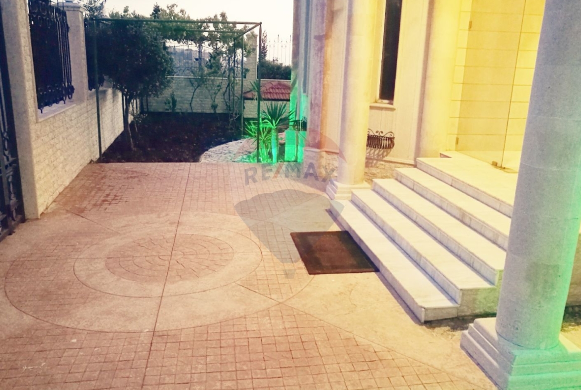 R9-2910 Villa for Sale in Balamand Koura – 800 m² with Pool & Garden — Photo 4 of 12