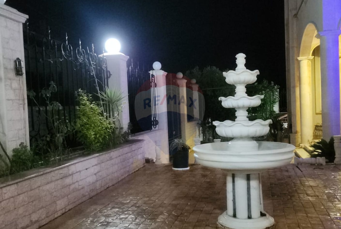 R9-2910 Villa for Sale in Balamand Koura – 800 m² with Pool & Garden — Photo 5 of 12