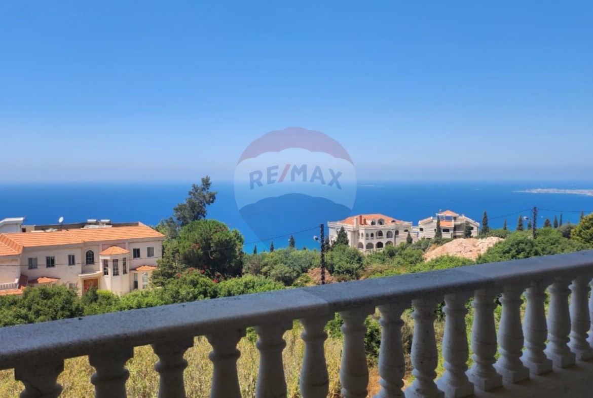 R9-2910 Villa for Sale in Balamand Koura – 800 m² with Pool & Garden — Photo 8 of 12