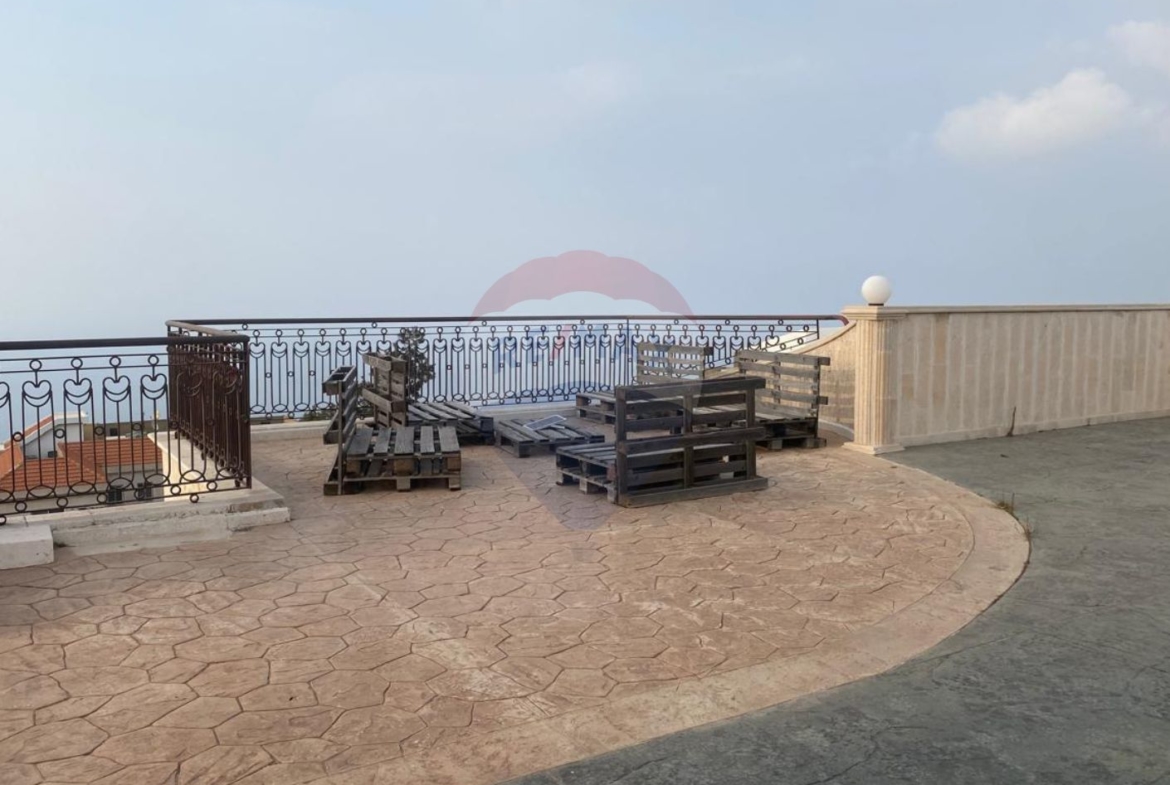 R9-2910 Villa for Sale in Balamand Koura – 800 m² with Pool & Garden — Photo 9 of 12