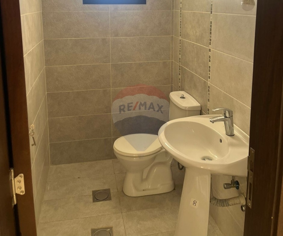R9-3074 Apartment for Sale in Bziza – Koura شقة للبيع في بزيزا الكورة — Photo 2 of 11