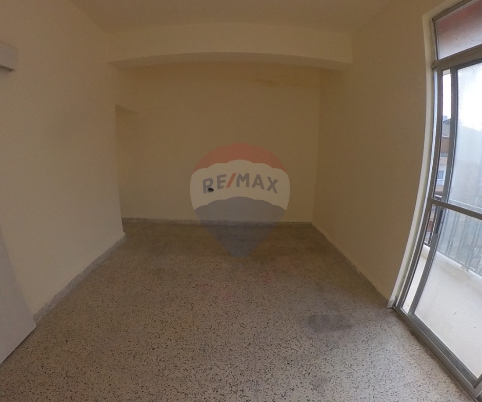 R9-3061 Apartment for Sale in Azmi Street – Tripoli شقة للبيع في شارع عزمي طرابلس (265 m² + Roof) — Photo 2 of 11