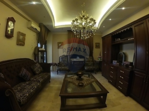 R9-3065 Apartment for Sale in Monla Street – Tripoli شقة للبيع في شارع منلا طرابلس — Photo 2 of 13