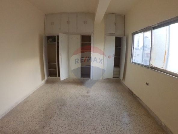 R9-3061 Apartment for Sale in Azmi Street – Tripoli شقة للبيع في شارع عزمي طرابلس (265 m² + Roof) — Photo 3 of 11
