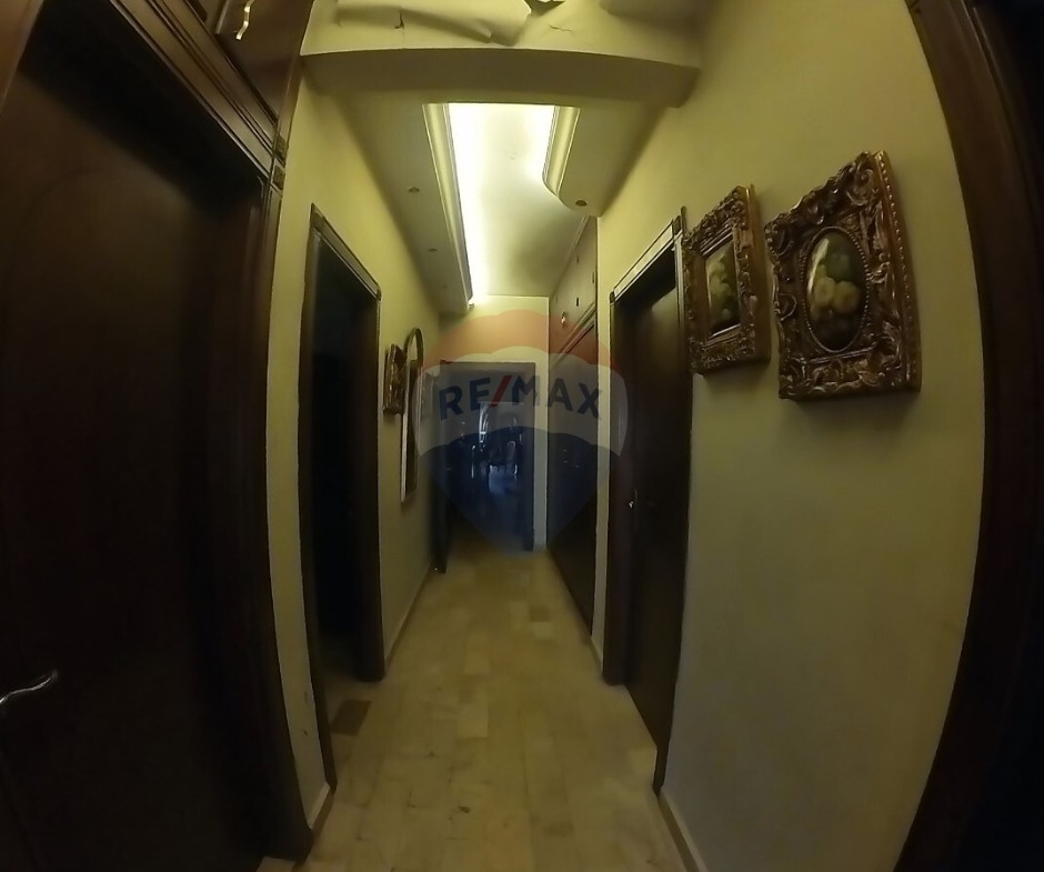 R9-3065 Apartment for Sale in Monla Street – Tripoli شقة للبيع في شارع منلا طرابلس — Photo 3 of 13