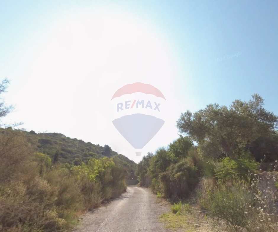R9-3098 Land for Sale in Ras Nhache – North Lebanon أرض للبيع في رأس نحاش شمال لبنان — Photo 2 of 4